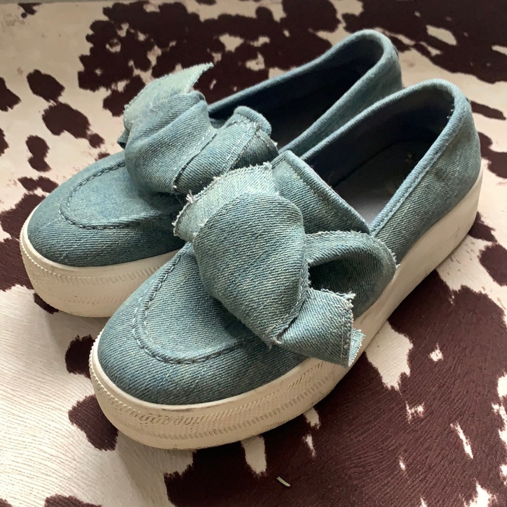 GUESS // Denim Bow Platform Slides